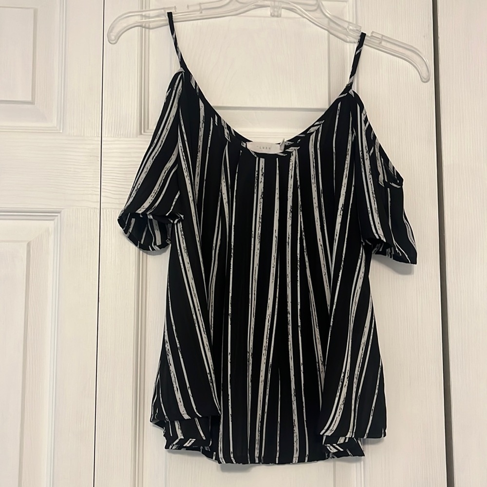 EUC cold shoulder black and white top